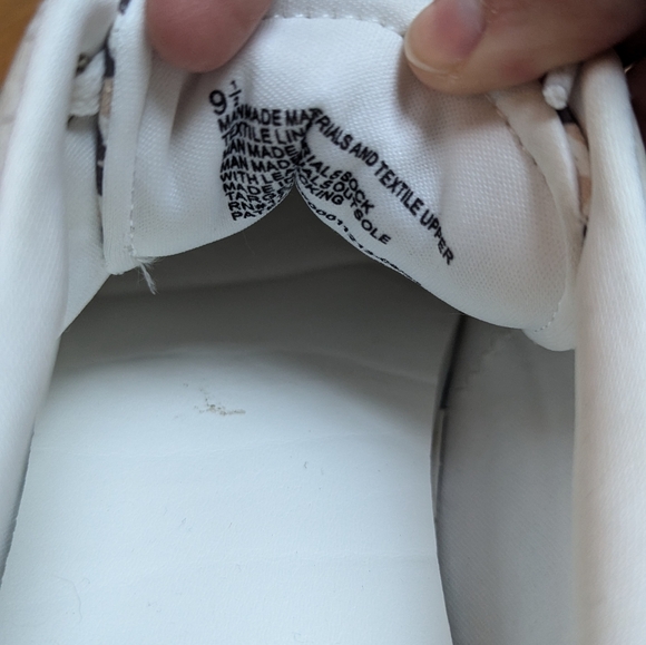 Universal Thread Women's Rena Sneakers - Picture 4 of 4